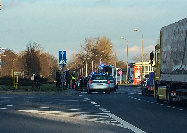 Potrącenie pieszego na Podolszycach [FOTO] - Zdjęcie główne