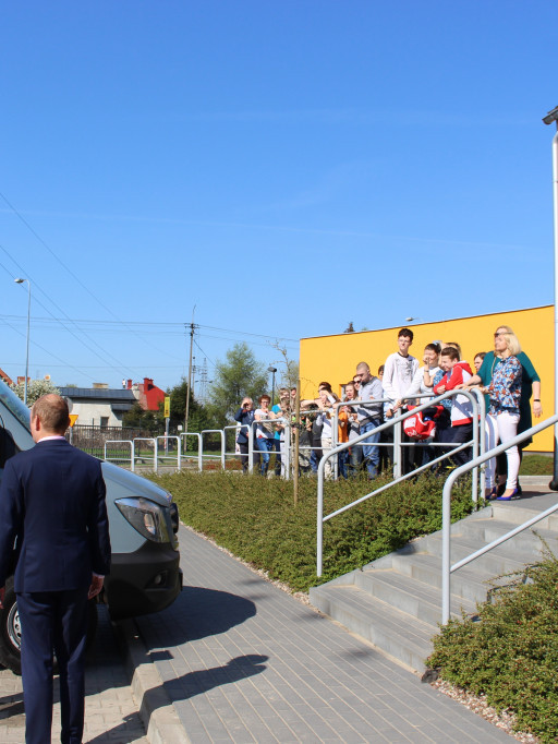 Nowy bus trafił do Szkoły Podstawowej Specjalnej nr 24 - Zdjęcie główne