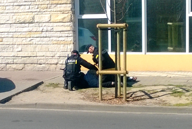 Widowiskowa akcja policji [FOTO] - Zdjęcie główne