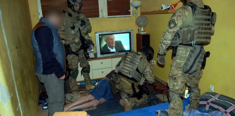 Antyterroryści w Płocku. Narkotykowy gang rozbity  [FOTO I WIDEO] - Zdjęcie główne