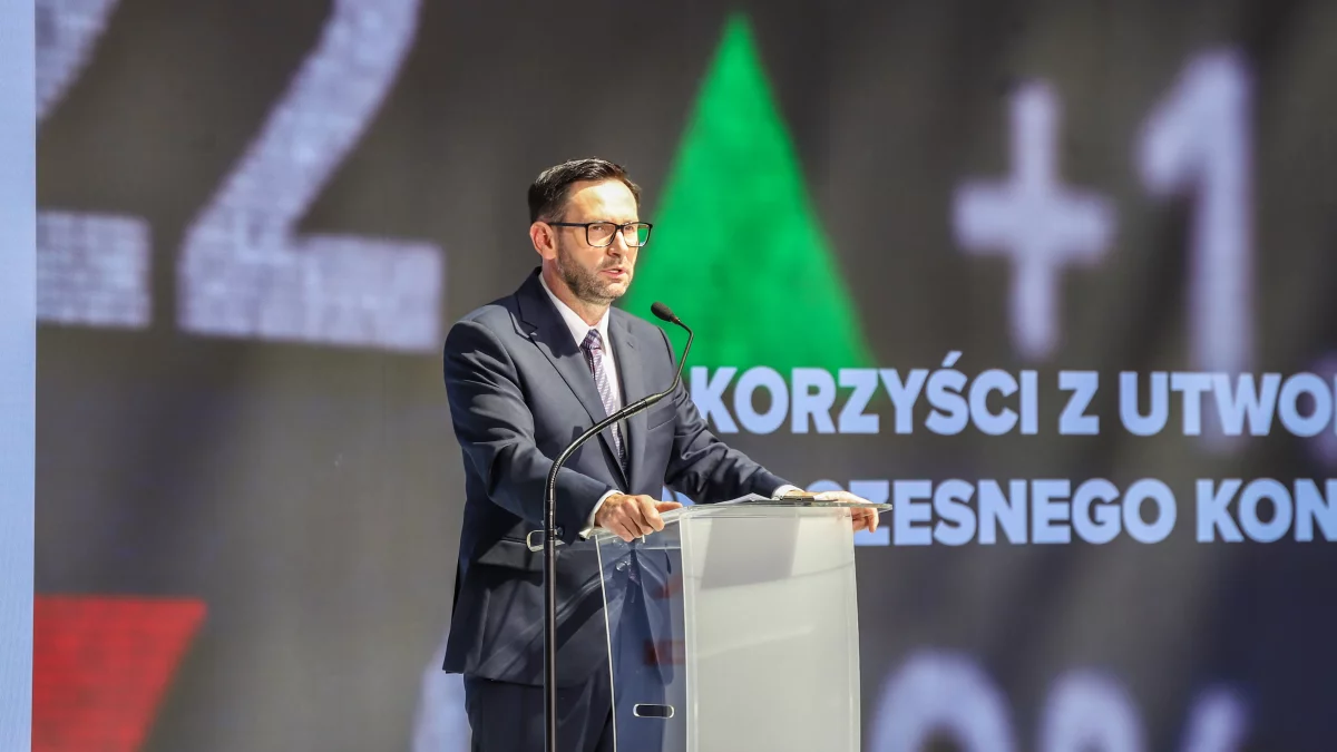 Daniel Obajtek: Orlen łupi Polaków - Zdjęcie główne