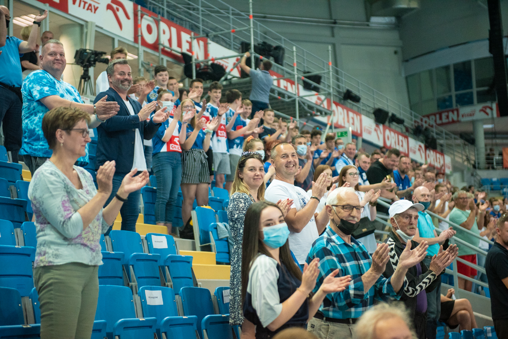 Pożegnanie odchodzących, gratulacje dla Gladiatorów [ZDJĘCIA] - Zdjęcie główne