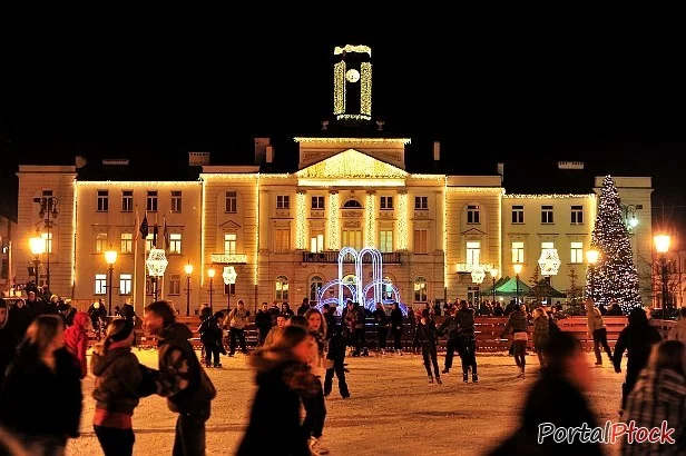 Mikołajki przed płockim ratuszem. Będzie Święty Mikołaj, zabawa i start iluminacji - Zdjęcie główne