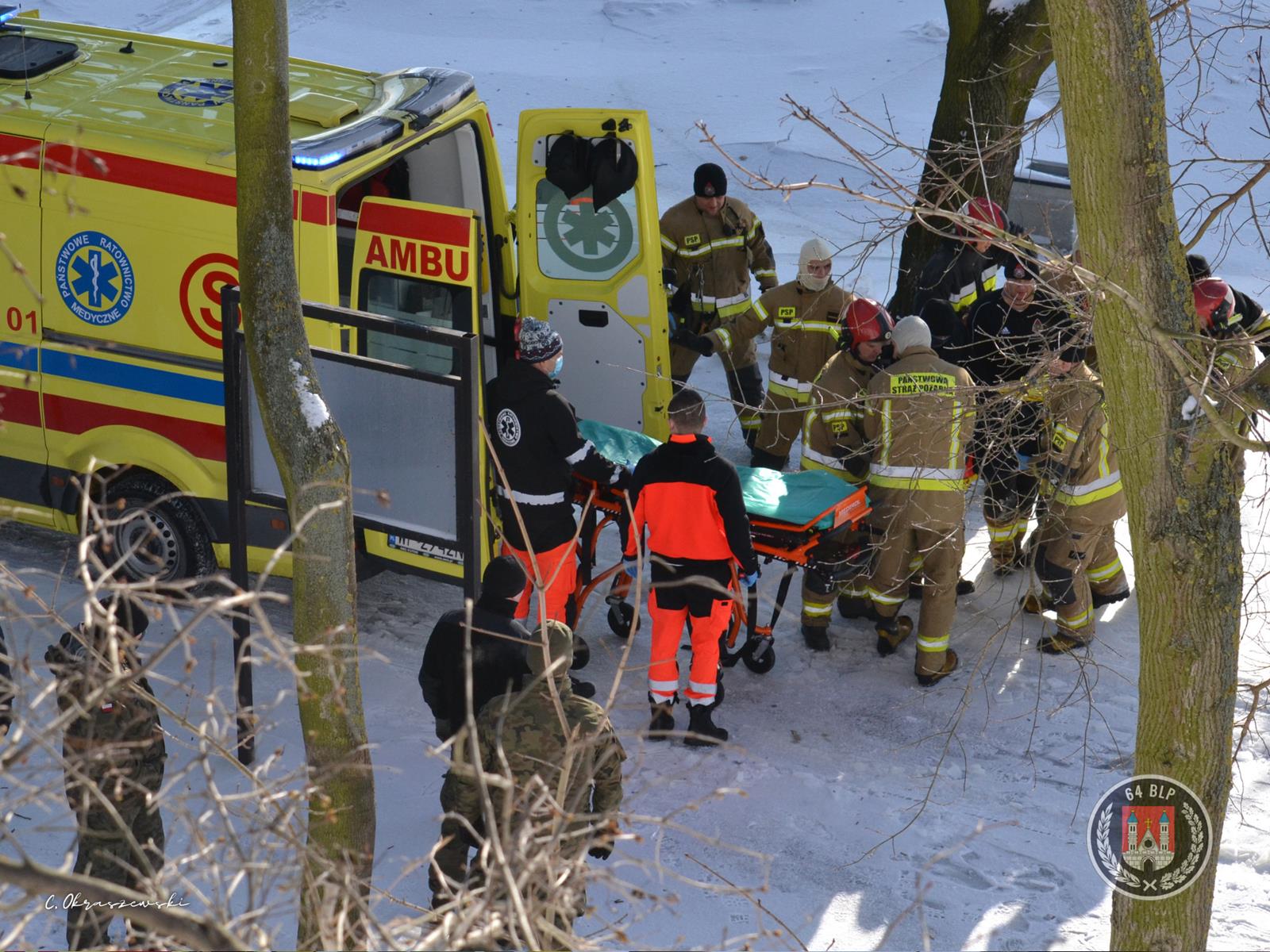 Zmarł mężczyzna, który po południu skoczył z mostu  - Zdjęcie główne