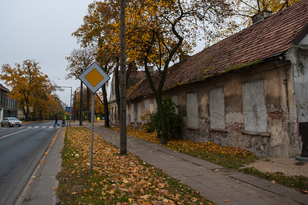 Rozpalili sobie ognisko. W budynku! [FOTO] - Zdjęcie główne