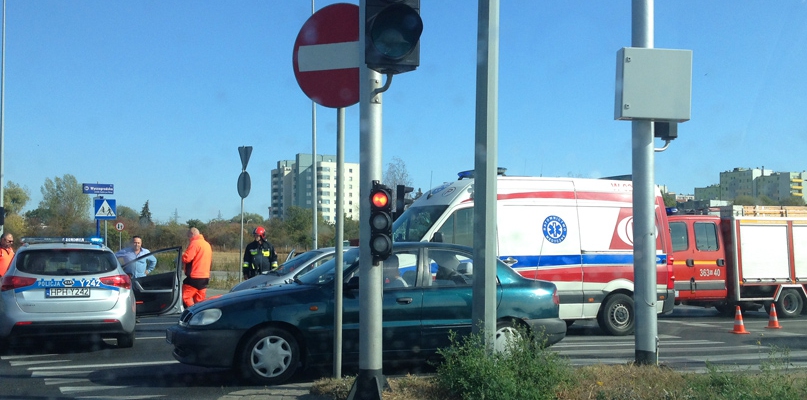 Dwa wypadki. Auta zderzyły się z traktorem i motocyklem - Zdjęcie główne