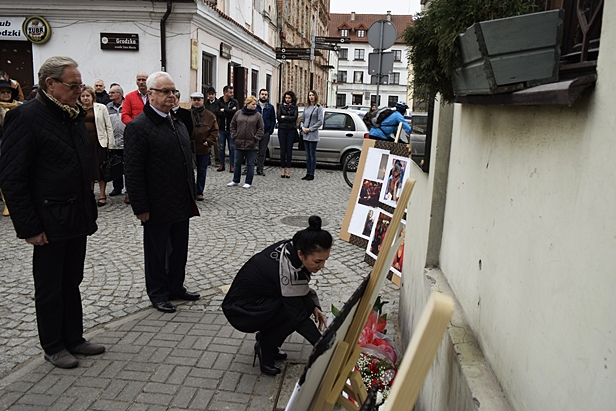 Wspominali ofiary katastrofy w Smoleńsku - Zdjęcie główne