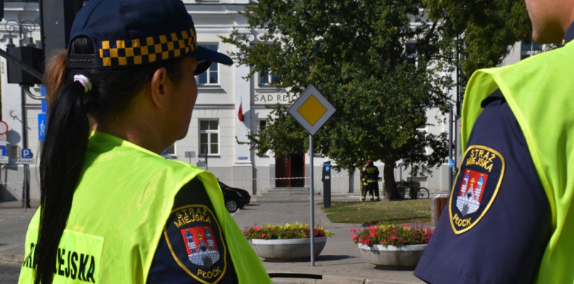 Alarm bombowy w centrum miasta. Ewakuowano pracowników sądu [FOTO] - Zdjęcie główne