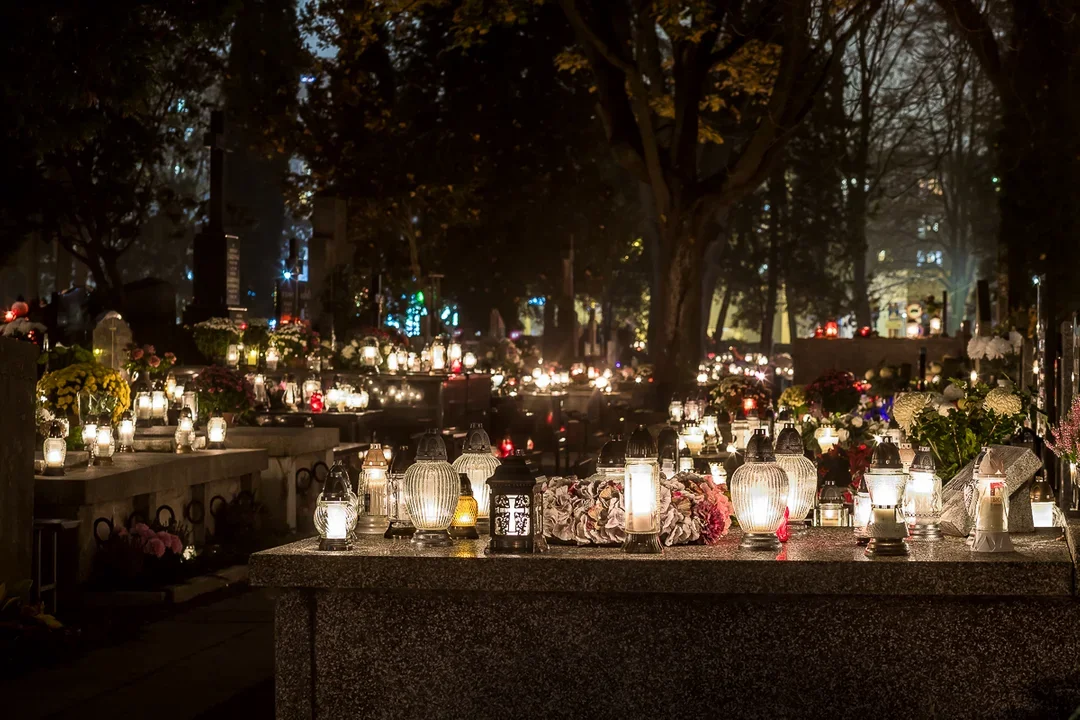 Zasiłek pogrzebowy. Komu przysługuje i czy jest szansa na urealnienie stawki? - Zdjęcie główne