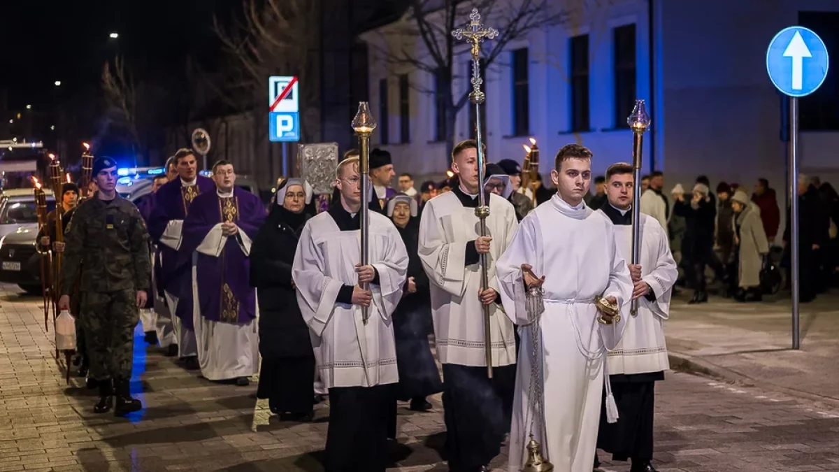 Dziś wierni wyjdą na ulice!  Uwaga, będą utrudnienia w ruchu! - Zdjęcie główne