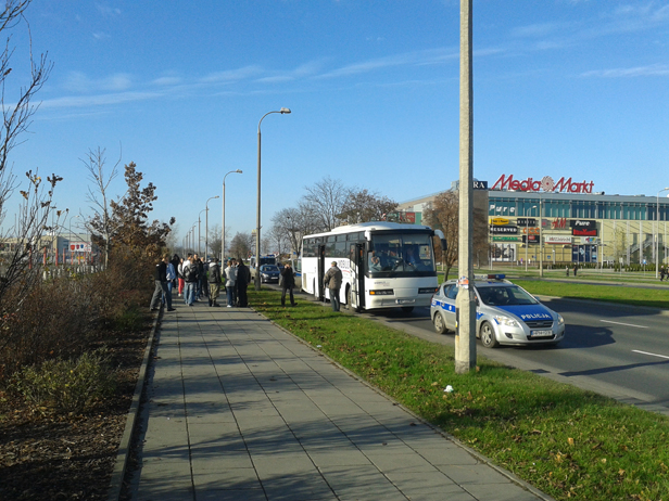 Policja zatrzymała autokar jadący na marsz - Zdjęcie główne