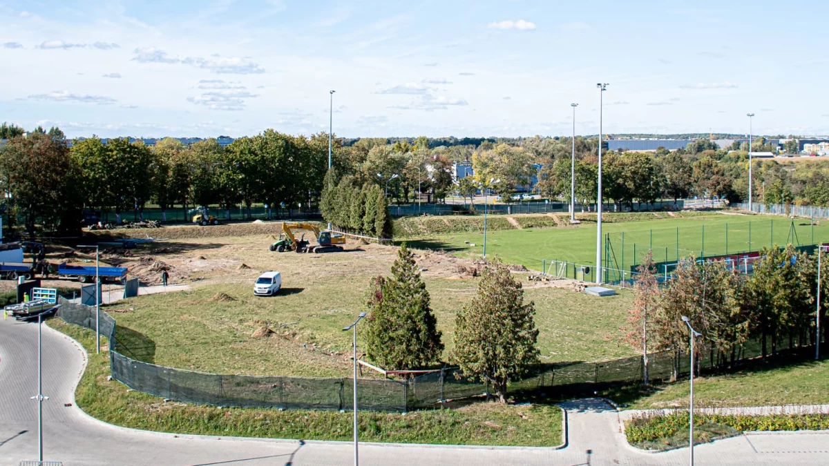 Prace przy Orlen Stadionie ruszyły! Wisła doczeka się nowoczesnego boiska treningowego! - Zdjęcie główne