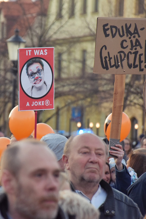 Światełko z wykrzyknikiem dla nauczycieli - Zdjęcie główne