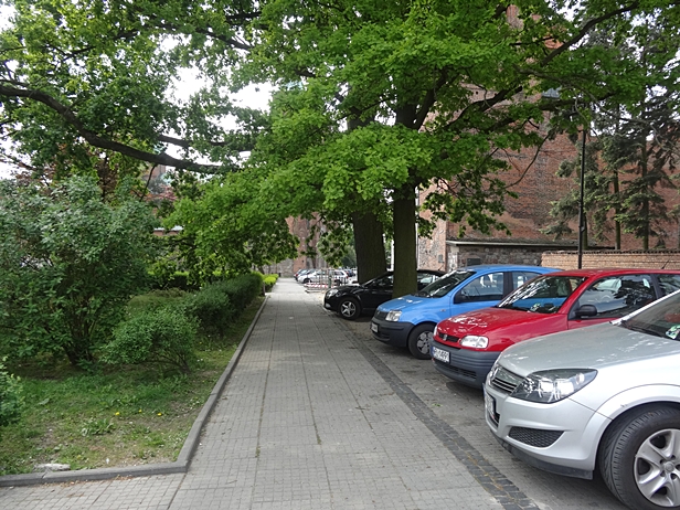 Robią parking na Tumach. Zakaz zostaje - Zdjęcie główne