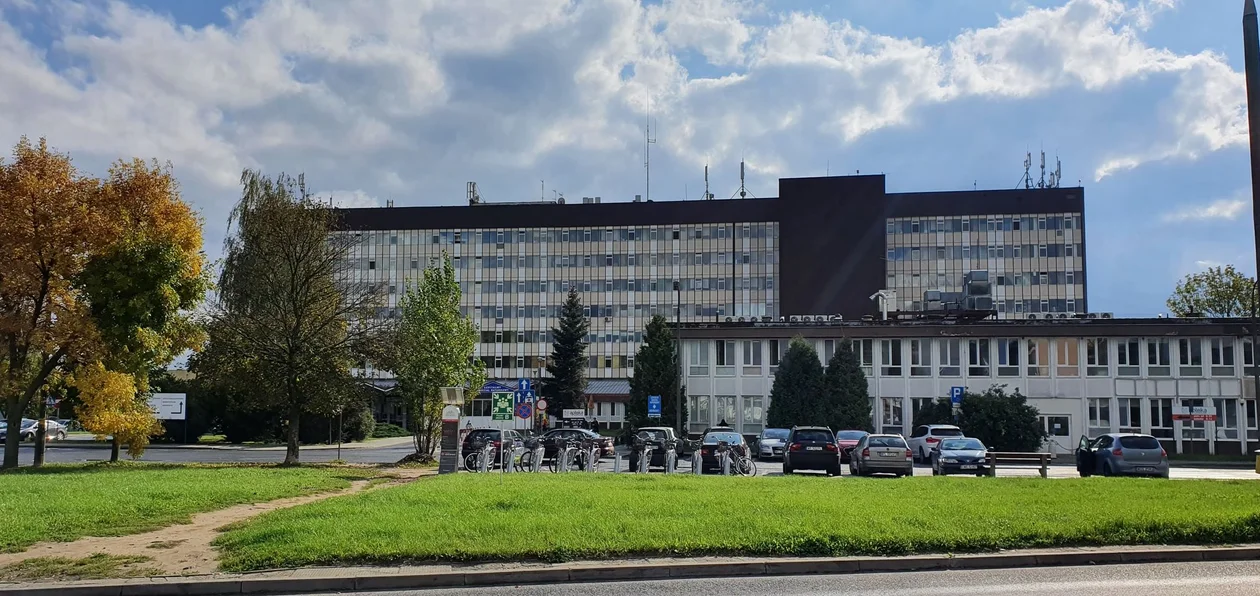 Na Winiarach działa punkt szczepień przeciw COVID-19. Szpital wznawia go po przerwie - Zdjęcie główne