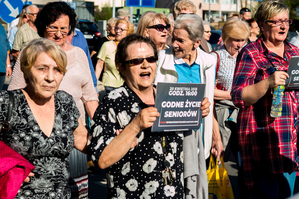 Ponad 200 osób na proteście seniorów - Zdjęcie główne