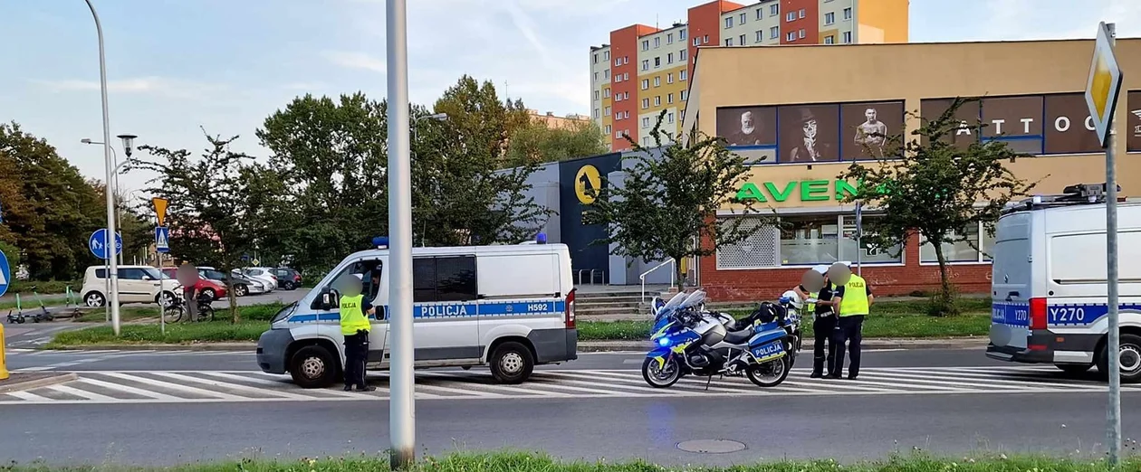 Potrącenie rowerzysty w Płocku. 82-latek wymusił pierwszeństwo - Zdjęcie główne