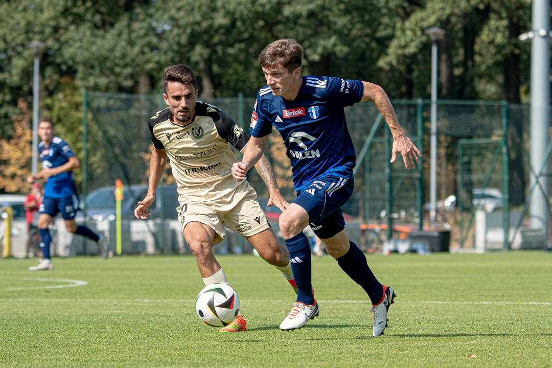 Mariusz Misiura ma o czym myśleć. Nafciarze bardzo słabo wypadli w sparingu z Widzewem Łódź - Zdjęcie główne