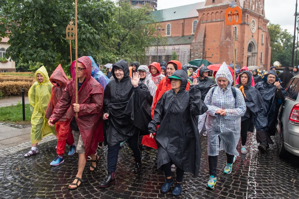 Ulicami Płocka przejdzie pielgrzymka. Będą utrudnienia w ruchu  - Zdjęcie główne