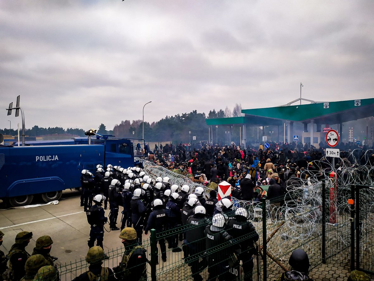 Granicy bronią funkcjonariusze z całej Polski. Wśród nich są policjanci z Płocka - Zdjęcie główne