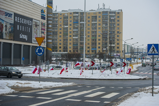 Co to za fotografie na rondzie? [FOTO] - Zdjęcie główne