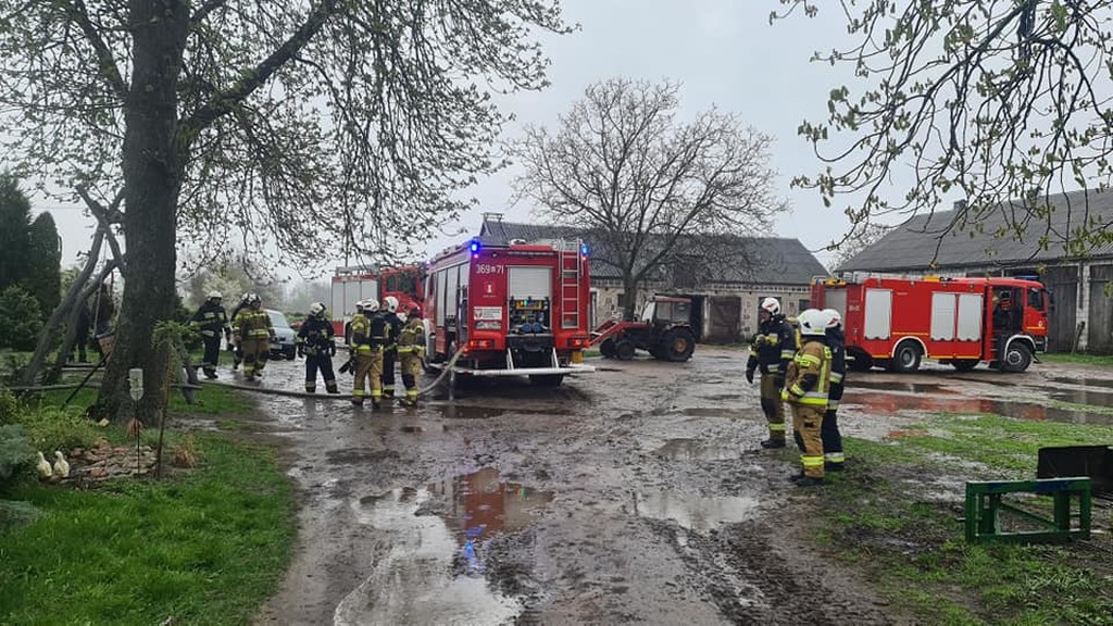 Pożar poddasza w domu jednorodzinnym - Zdjęcie główne