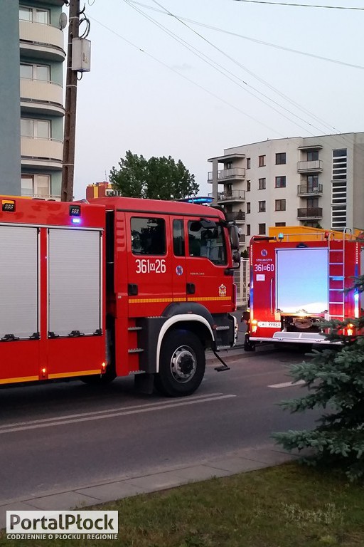 Poczuli amoniak na klatce schodowej - Zdjęcie główne