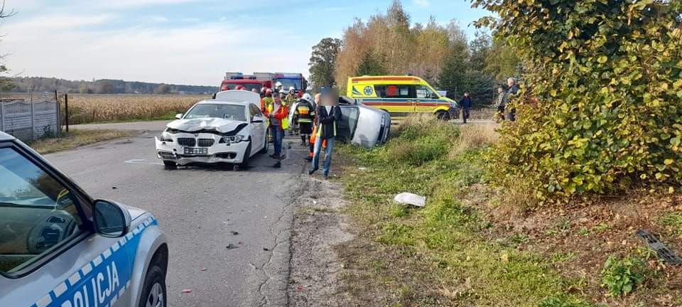 Holował samochód gdy uderzyło w niego BMW. Jedna osoba została ranna - Zdjęcie główne