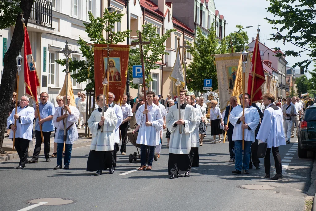 Wierni przejdą ulica miasta. Będą utrudnienia w ruchu - Zdjęcie główne