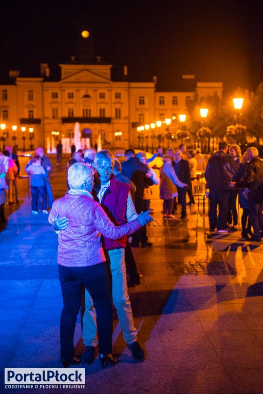 Noce chłodne, a potańcówki wciąż gorące - Zdjęcie główne