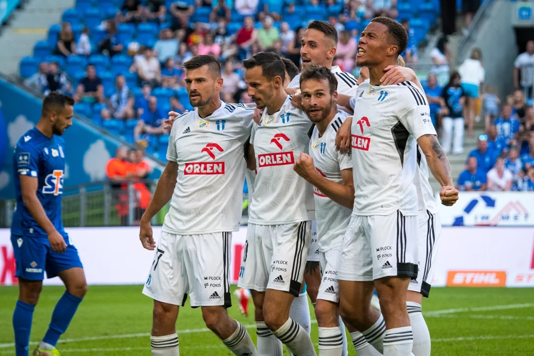 Fenomenalna passa Wisły trwa! Nafciarze wygrali na stadionie Lecha!  - Zdjęcie główne