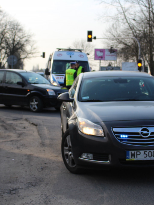 Potrącenie rowerzystki. Na miejscu karetka - Zdjęcie główne