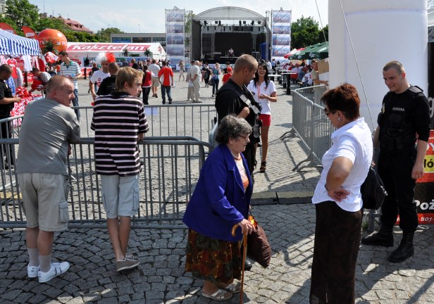 Maluchy, babcie i VIP-y w strefie [ZDJĘCIA] - Zdjęcie główne