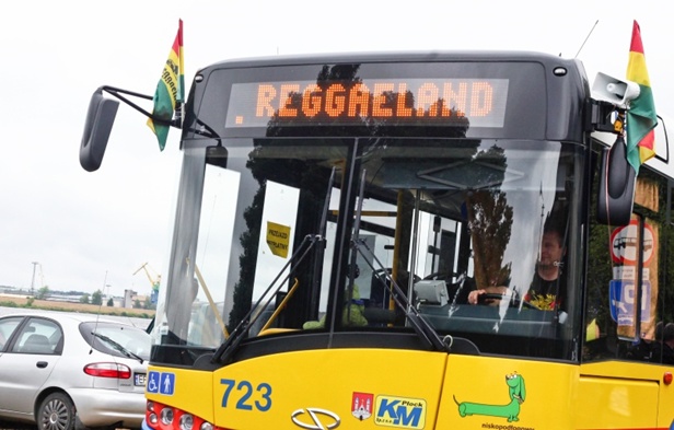 Od jutra na plażę ruszają Reggaebusy  - Zdjęcie główne