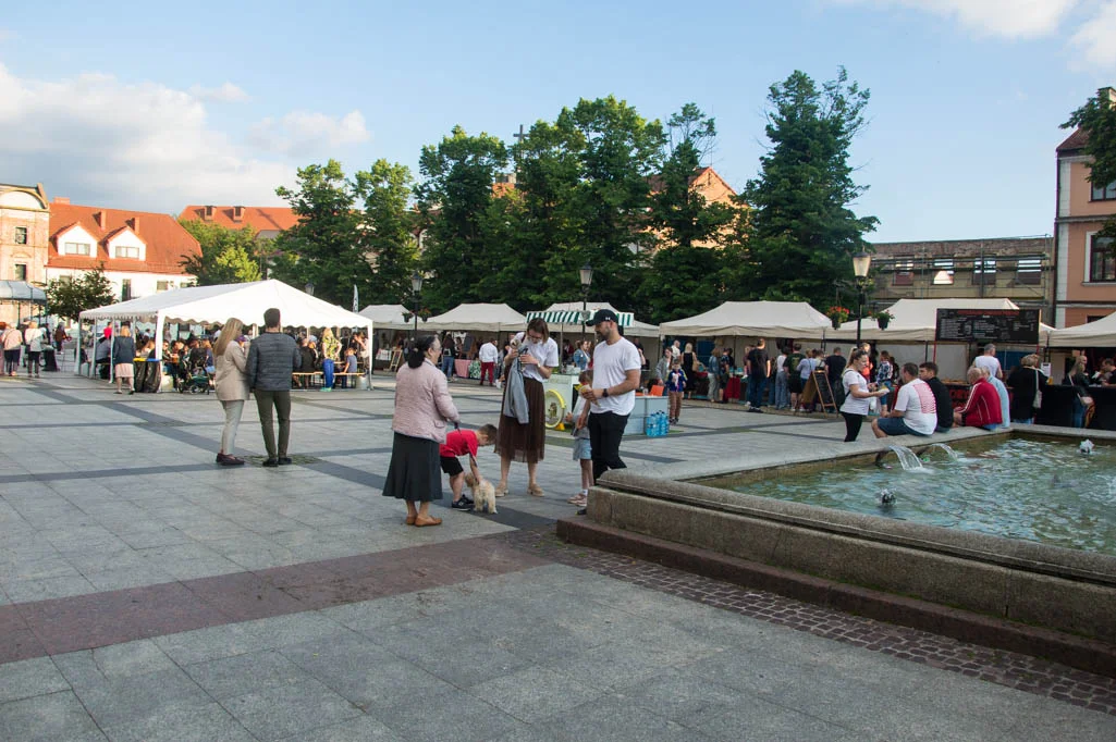 Trwa Festiwal Smaków Świata. Co dobrego można zjeść na starówce? [ZDJĘCIA] - Zdjęcie główne