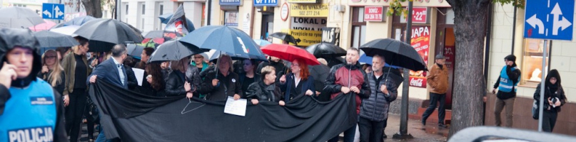 Czarny protest w Płocku. Wolność wyboru zamiast terroru - Zdjęcie główne