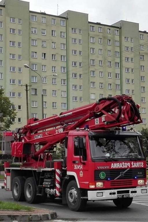 Ewakuacja przedszkola i bloku - Zdjęcie główne