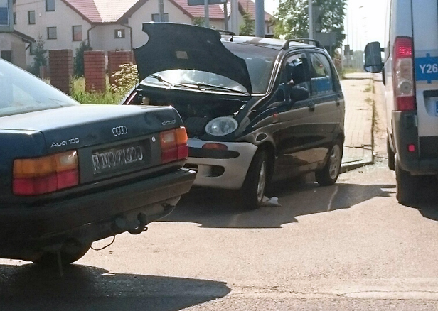 Zderzenie aut.Jedna osoba w szpitalu[FOTO] - Zdjęcie główne