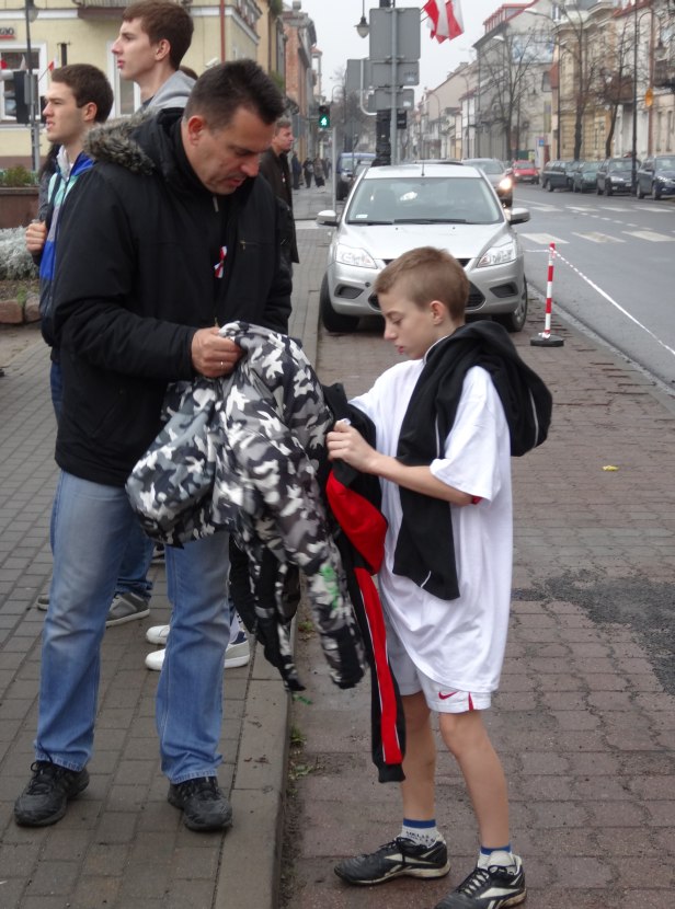 Biegali po Płocku z 25-metrową flagą - Zdjęcie główne