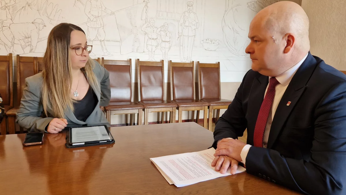 Nowakowski kontra Zawisza. O łamaniu prawa, deweloperze i uczciwości