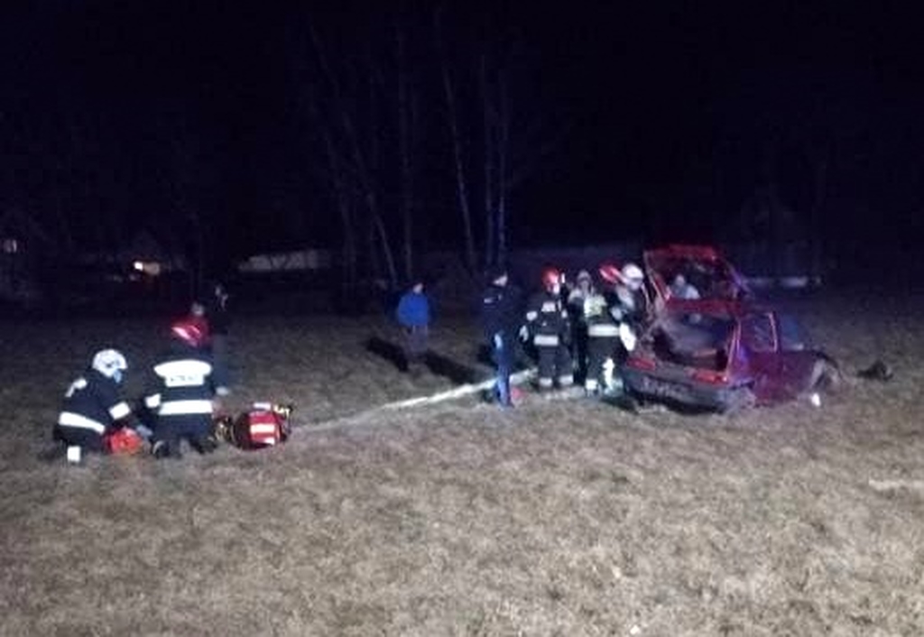 Niedaleko Płocka dachowało auto. W środku pięciolatek - Zdjęcie główne