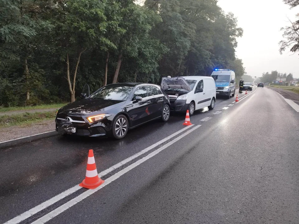 Chciała przepuścić pieszego. Wjechało w nią inne auto - Zdjęcie główne