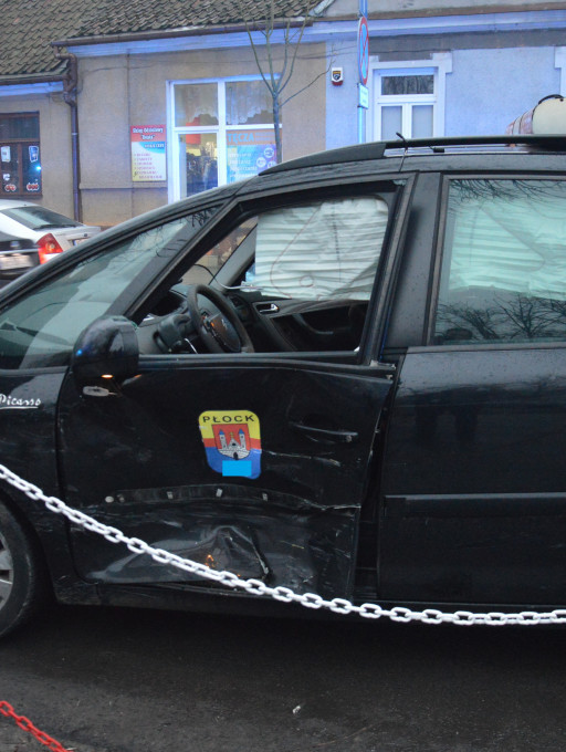 Zderzenie aut w centrum. Jeden pas zablokowany - Zdjęcie główne