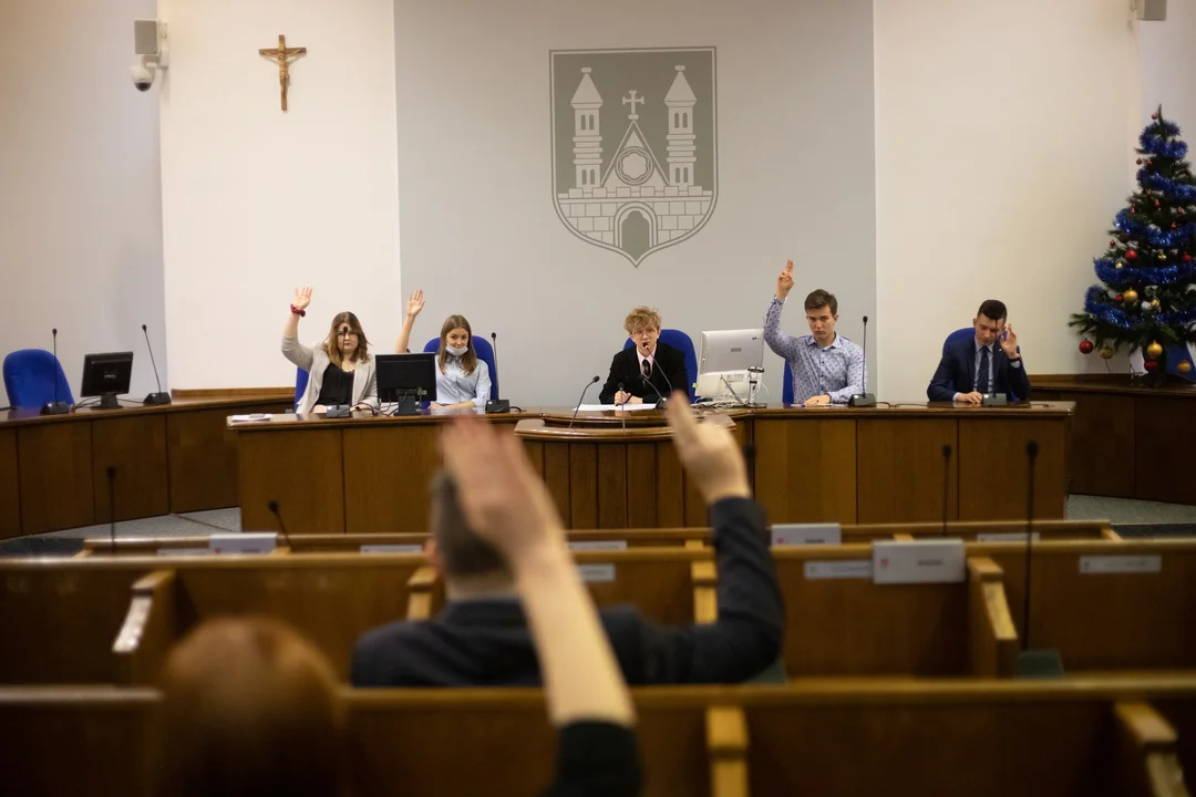 Młodzieżowi radni apelują do prezydenta Andrzeja Dudy ws. "Lex Czarnek". Piszą o "haniebnym akcie" - Zdjęcie główne