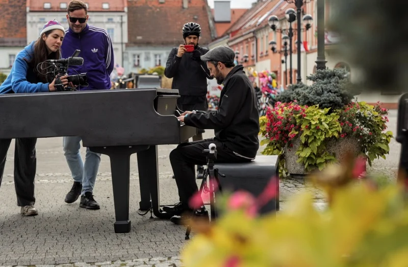 Na płockiej starówce pojawi się... fortepian. "Odporny na deszcz, upał i brak talentu" - Zdjęcie główne