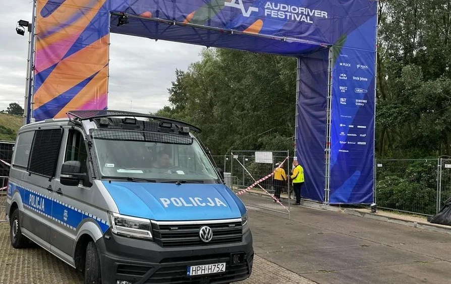 Próbował wtargnąć na festiwal bez biletu - został zatrzymany. Policja podsumowała weekend - Zdjęcie główne