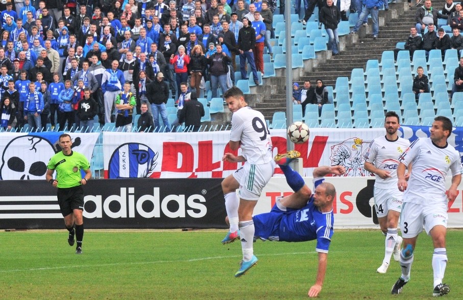 Zmiany w Wiśle. Pięciu na aucie - Zdjęcie główne