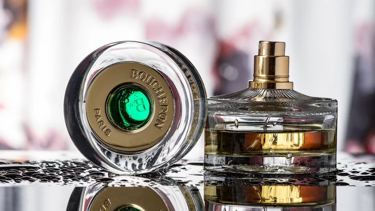 Wybierali w sklepie drogie perfumy, ale „zapominali” zapłacić. „Szczęście” ich opuściło