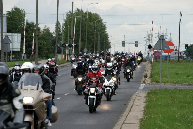 Spaliny, ryk silników i kropla etyliny [FOTO] - Zdjęcie główne