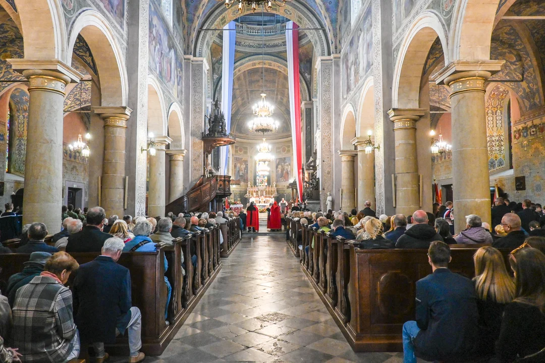 Coraz mniej wiernych chodzi do kościoła i przyjmuje komunię. Mamy dane z diecezji płockiej - Zdjęcie główne